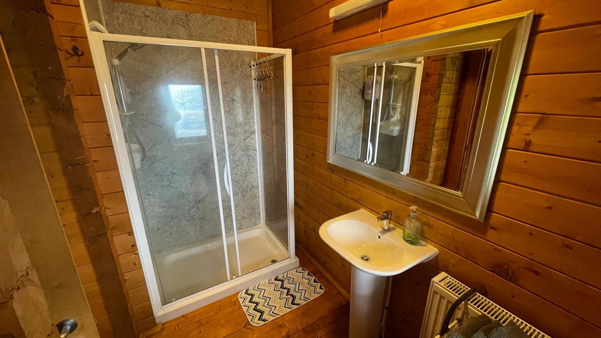 Blossom Cabin - Little Log Cabin In Wales Newtown  Ngoại thất bức ảnh